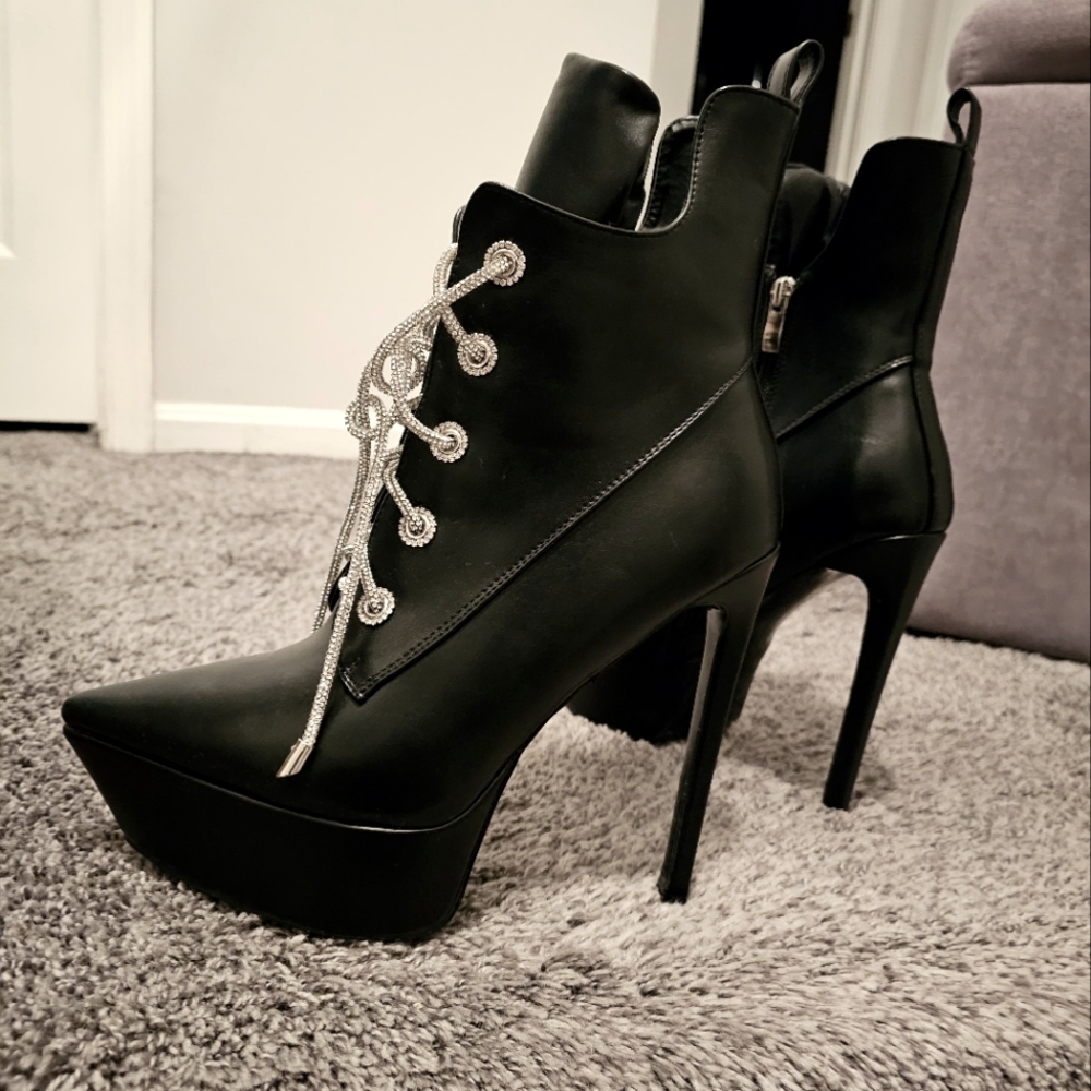 Azalea Wang Black stiletto boots